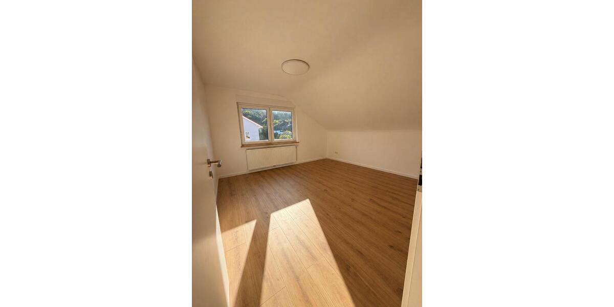 Dachgeschoßwohnung Wertheim - 2.5 Zimmer, 60 m&sup2;, 890&euro; | Angebot:26375266