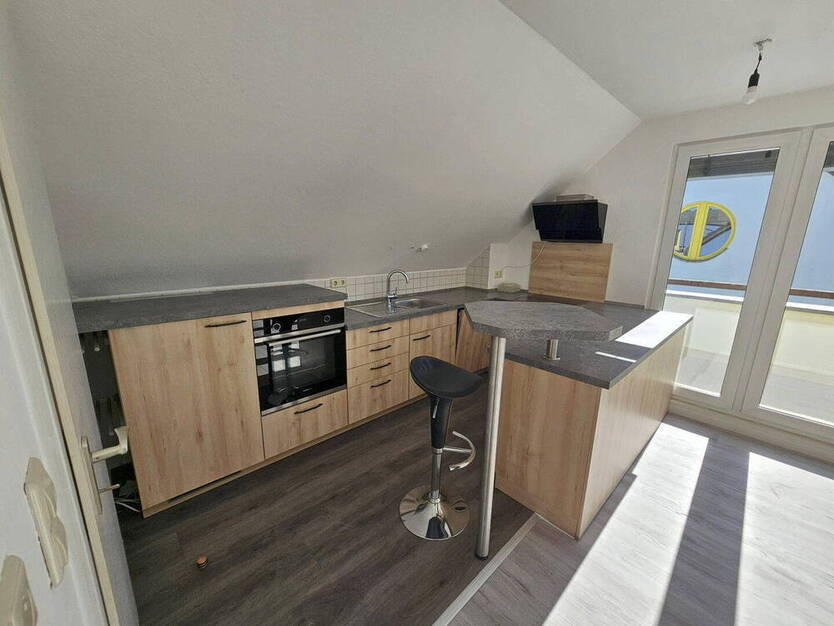 Bezahlbares Eigenheim: Leerstehende hochwertig sanierte Wohnung in gepflegter Umgebung zu verkaufen