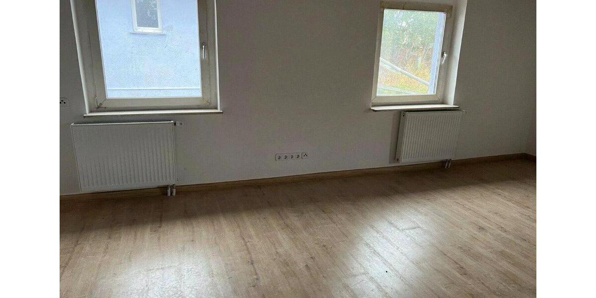 Einfamilienhaus Weißenfels - 8 Zimmer, 200 m&sup2;, 200.000&euro; | Angebot:26821685