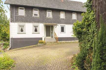 Haus Stockheim - 7 Zimmer, 176 m&sup2;, 317.000&euro; | Angebot:25442254