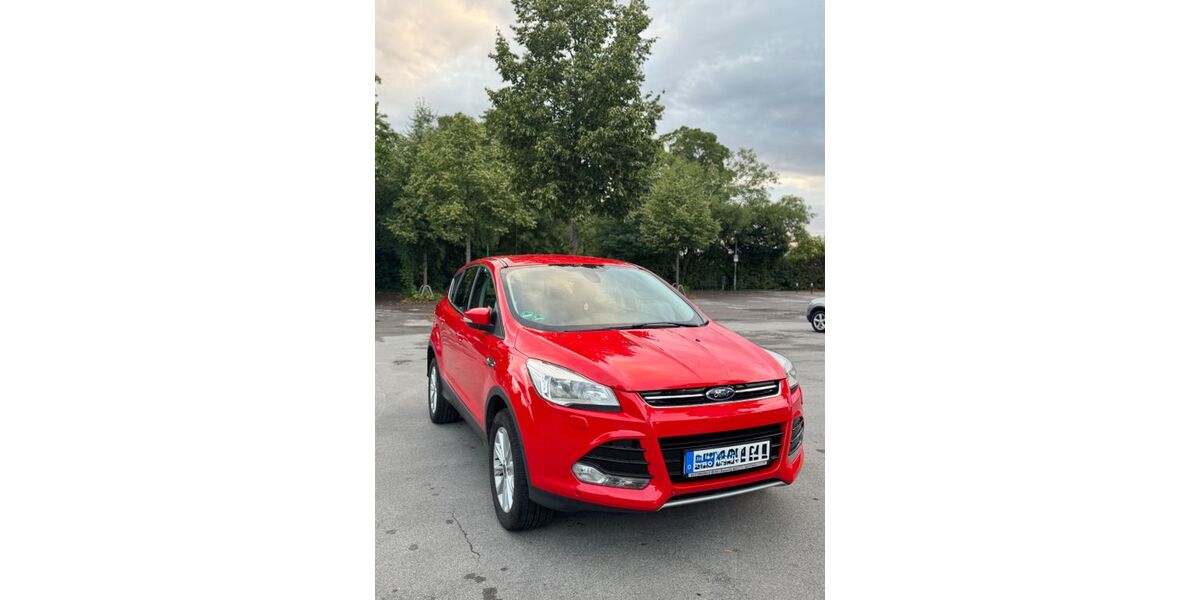 Ford Kuga 157.000 km 8.300 &euro; Duisburg 47228