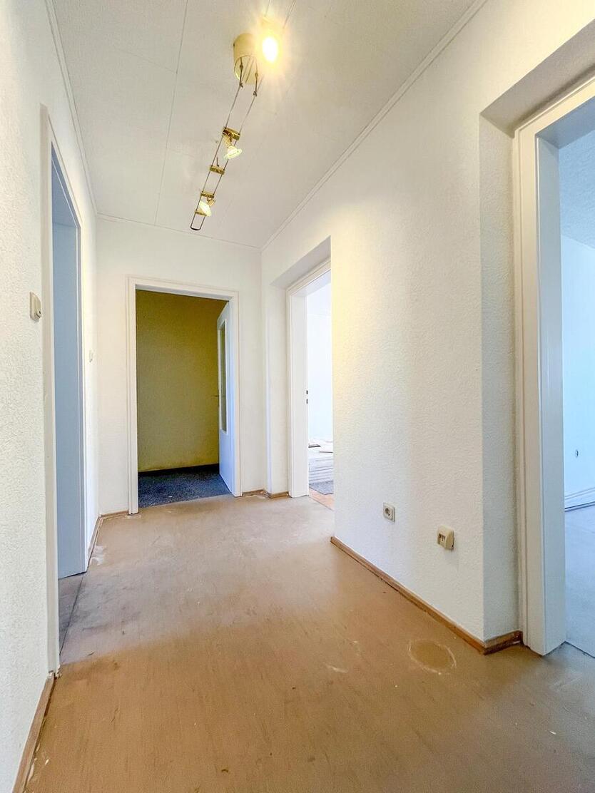 Leerstehend! Renovierungsbedürftige Wohnung mit Balkon in Nürnberger Nordstadt 2 zimmer