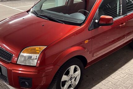 Ford Fusion 129.410 km 2.390 &euro; München 80797