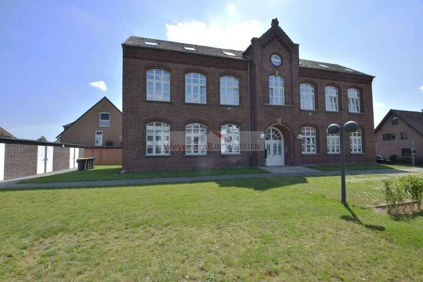 Wohnung zum Mieten in Grevenbroich 730 € 52 m²