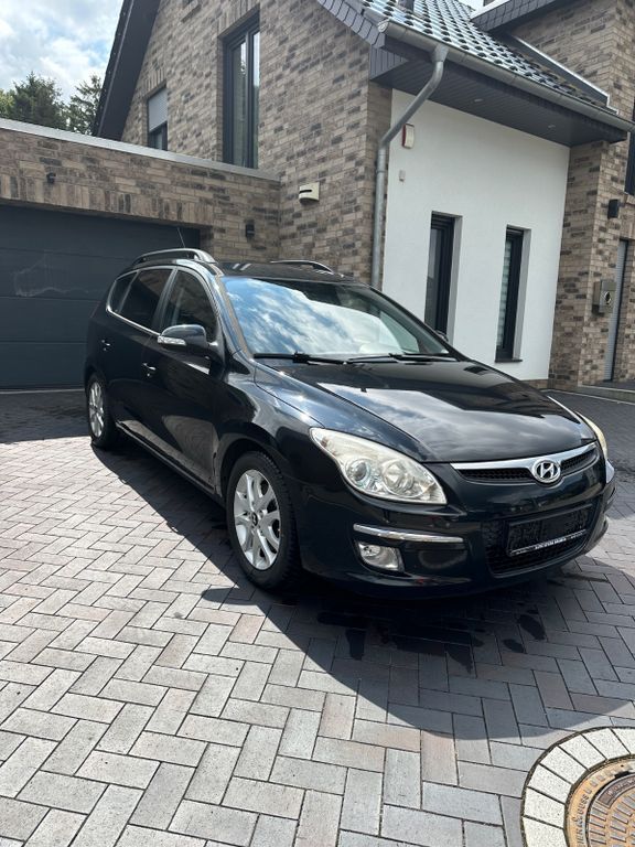 i30