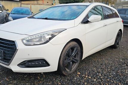 Hyundai i40 287.855 km 5.300 &euro; Wiesbaden 65201