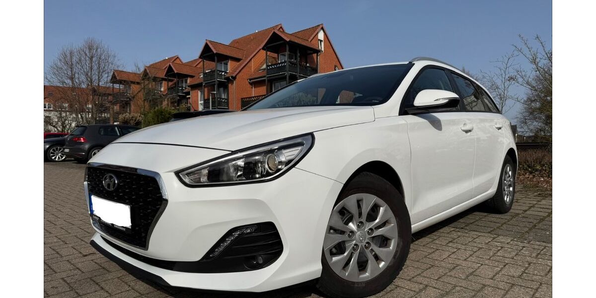 Hyundai i30 6.879 km 14.799 &euro; Harsum 31177