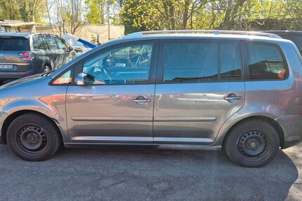 VW Touran 270.000 km 2.490 &euro; Frankfurt am Main 60439