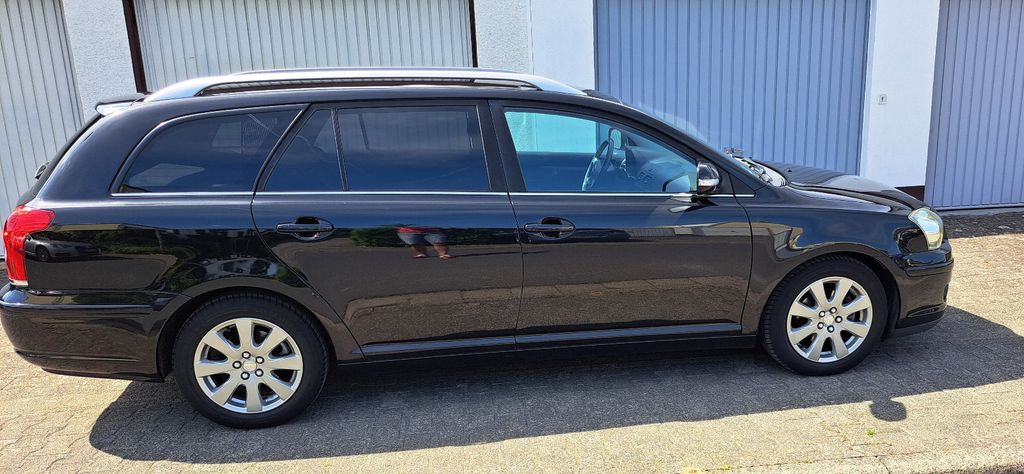 Toyota Avensis 204.800 km 3.850 &euro; Rodenbach 63517