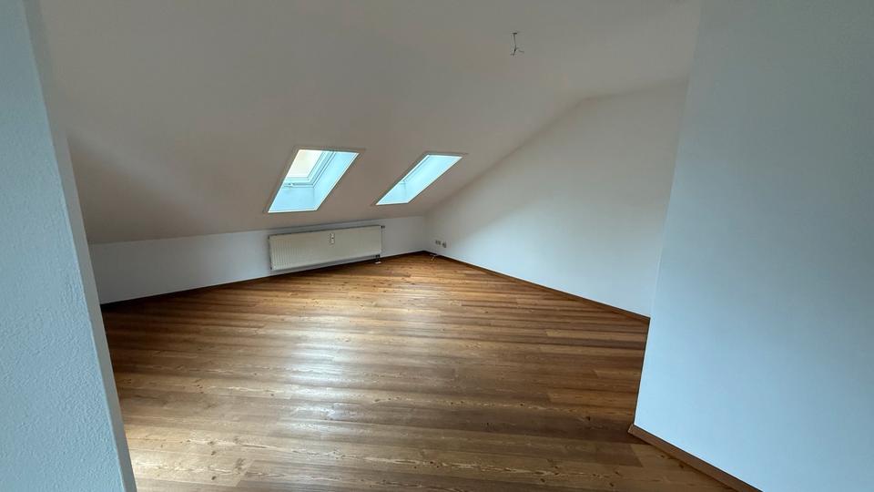 Dachgeschoßwohnung Traunstein - 3 Zimmer, 62 m&sup2;, 289.000&euro; | Angebot:26888086