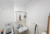 Schöne 2-Zimmerwohnung, Laminatboden u. Einbauküche zu vermieten