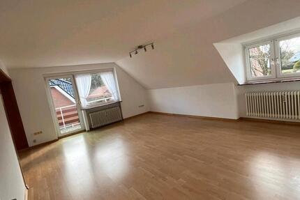 Großzügige EinliegerWohnung 3 Zimmer, Küche,Bad, Balkon