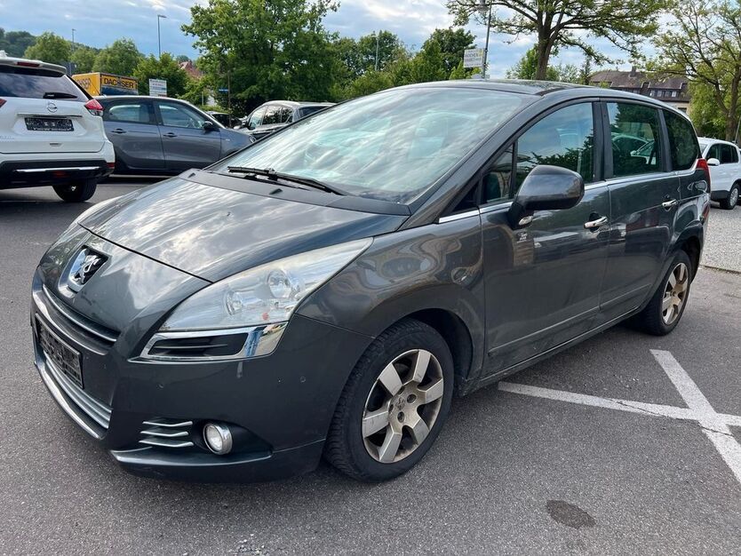 Peugeot 5008 210.000 km 2.950 € Baienfurt 88255