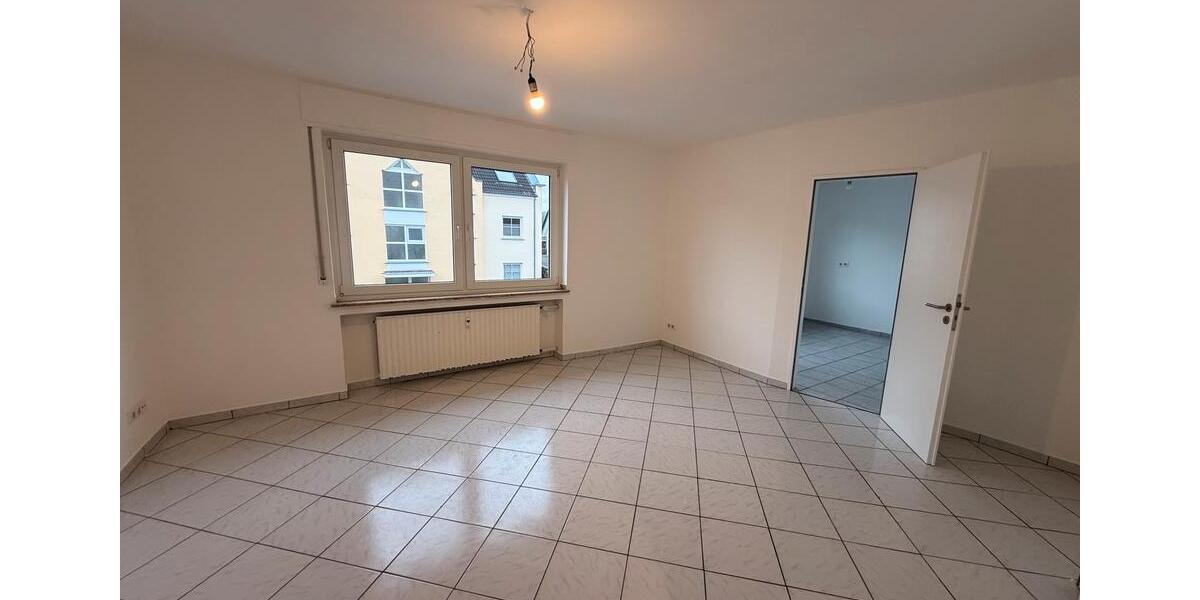 Etagenwohnung Bad Driburg - 4 Zimmer, 140 m&sup2;, 750&euro; | Angebot:26355308