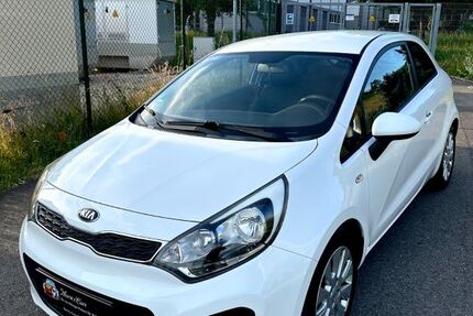 Kia Rio 105.000 km 4.890 &euro; Pfullingen 72793