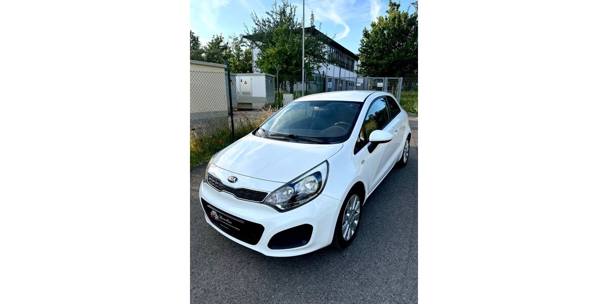 Kia Rio 105.000 km 4.890 &euro; Pfullingen 72793