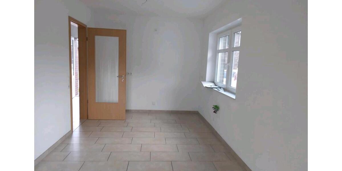 Doppelhaushälfte Wittmund - 5 Zimmer, 117 m&sup2;, 900&euro; | Angebot:26380895