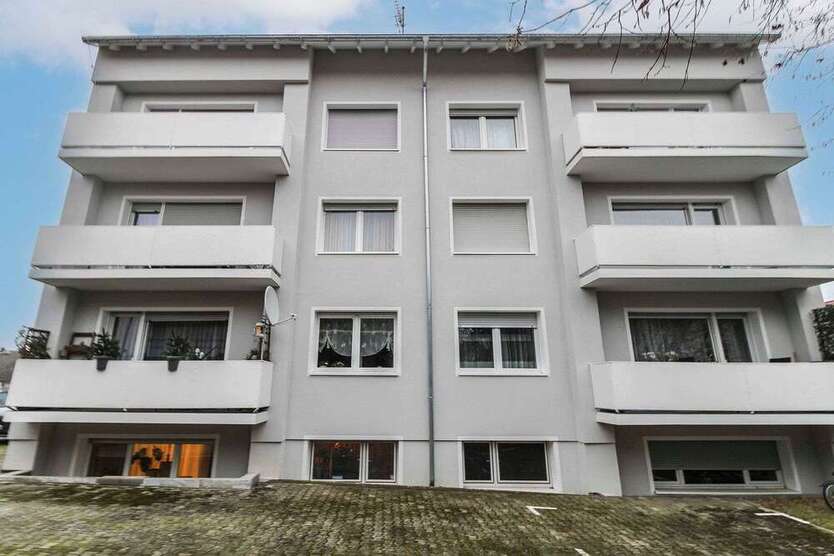 Haus zum Kaufen in Karben 1.890.000 € 529.28 m²