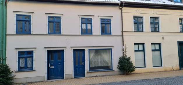 Haus zum Kaufen in Teterow 142.000 € 160 m²