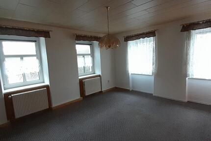 2-Raum-Wohnung 67m² EG teilmöbeliert,Garage,Boden,Keller,Garten 2 zimmer