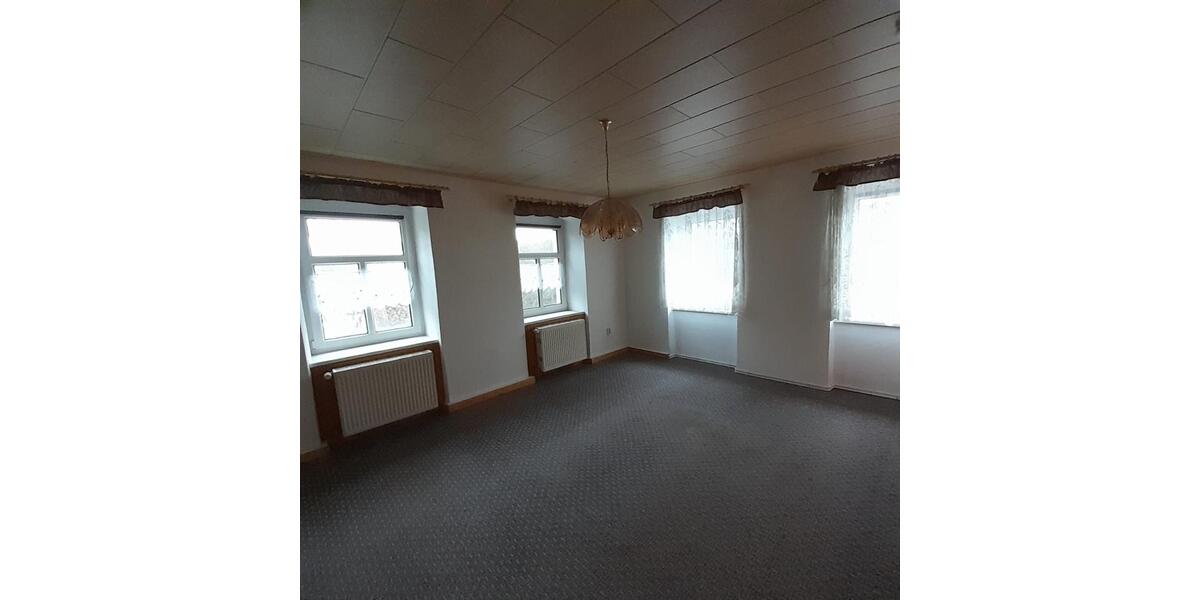 2-Raum-Wohnung 67m² EG teilmöbeliert,Garage,Boden,Keller,Garten 2 zimmer