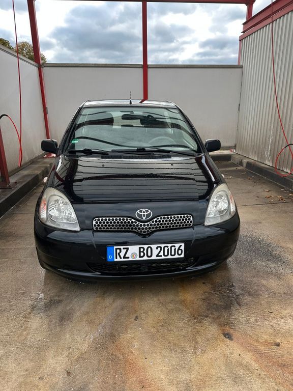 Toyota Yaris 198.000 km 1.250 € Mölln 23879