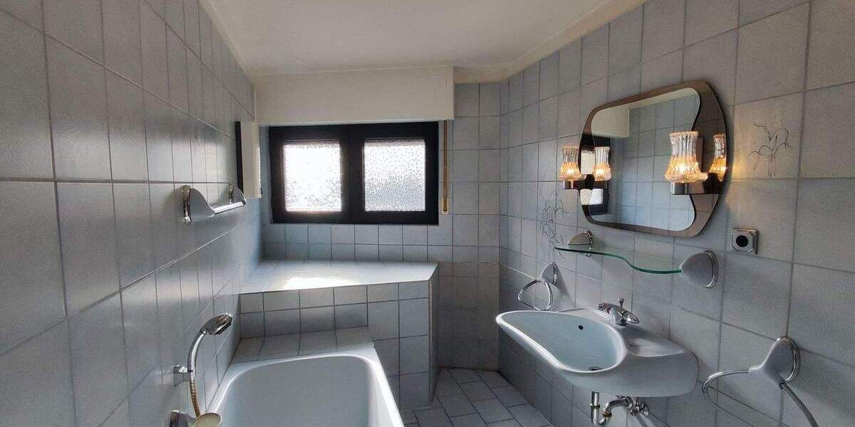 Reihenmittelhaus Düsseldorf Heerdt - 1 Zimmer, 285 m&sup2;, 695.000&euro; | Angebot:24696292