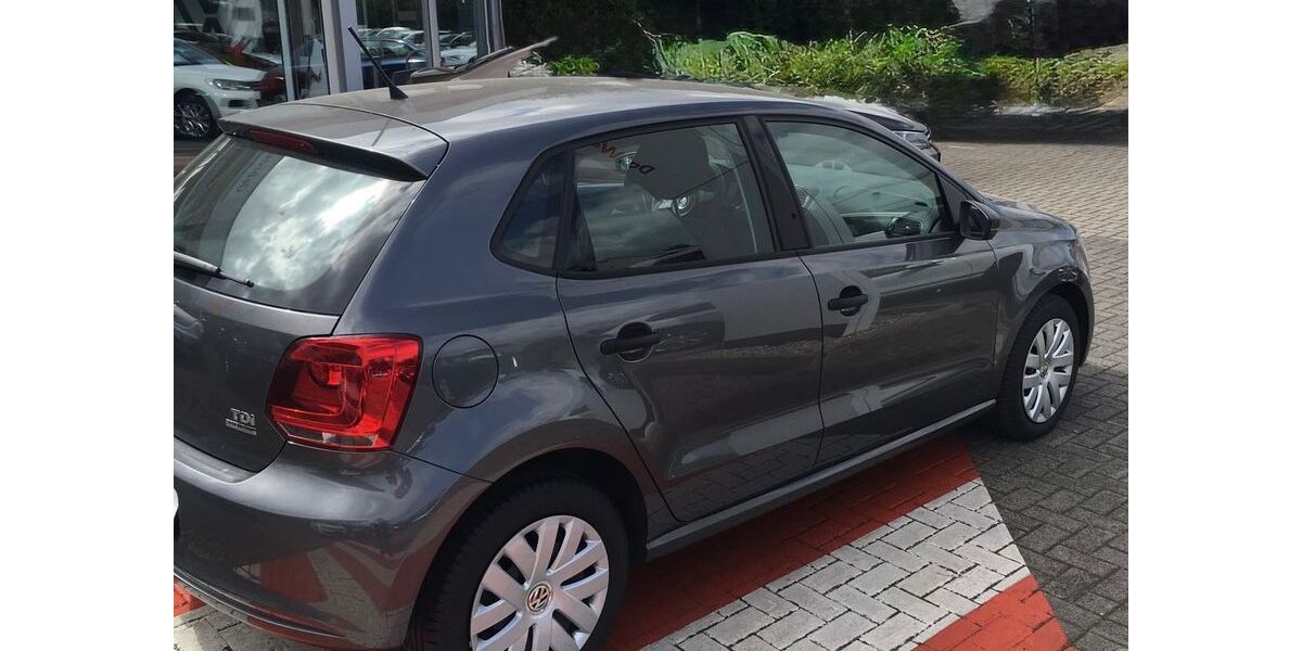 VW Polo 143.700 km 9.900 &euro; Mönchengladbach 41063