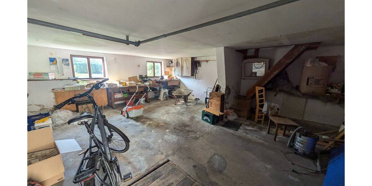 Doppelhaushälfte Waldsassen - 8 Zimmer, 146 m&sup2;, 165.000&euro; | Angebot:25678476