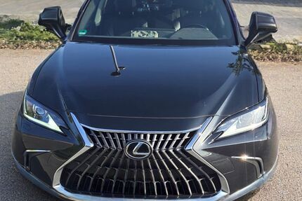 Lexus ES 300 135.600 km 29.650 € Berlin 10557