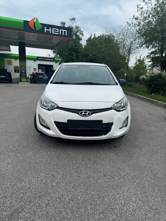 i20