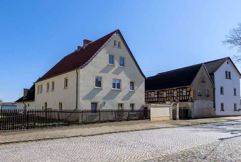 Haus zum Kaufen in Elsteraue 229.700 € 175 m²