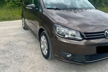 VW Touran 268.000 km 5.599 &euro; Elz 65604