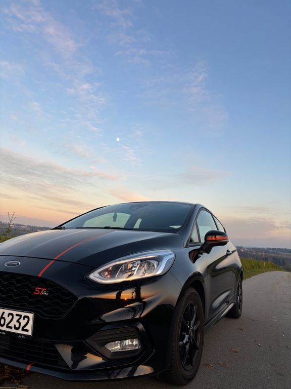 Ford Fiesta 80.000 km 11.500 € Passau 94036