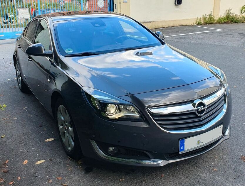 Opel Insignia 146.000 km 9.200 € Oerlinghausen 33813