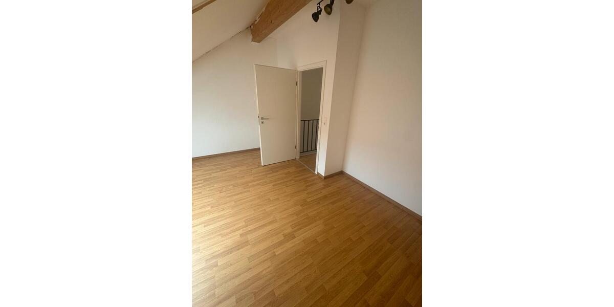 Reihenhaus Essingen - 5 Zimmer, 140 m&sup2;, 400.000&euro; | Angebot:27156393