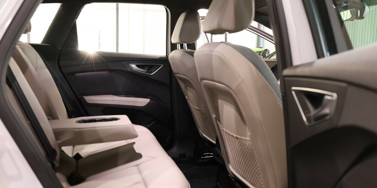 Audi Q4 e-tron 40 WHITE & BLACK & BEIGE / VC+HEAD-UP 50.000 km 27.994 &euro; Hamm 59077