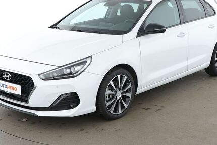 Hyundai i30 9.323 km 18.140 &euro; Dresden 01187