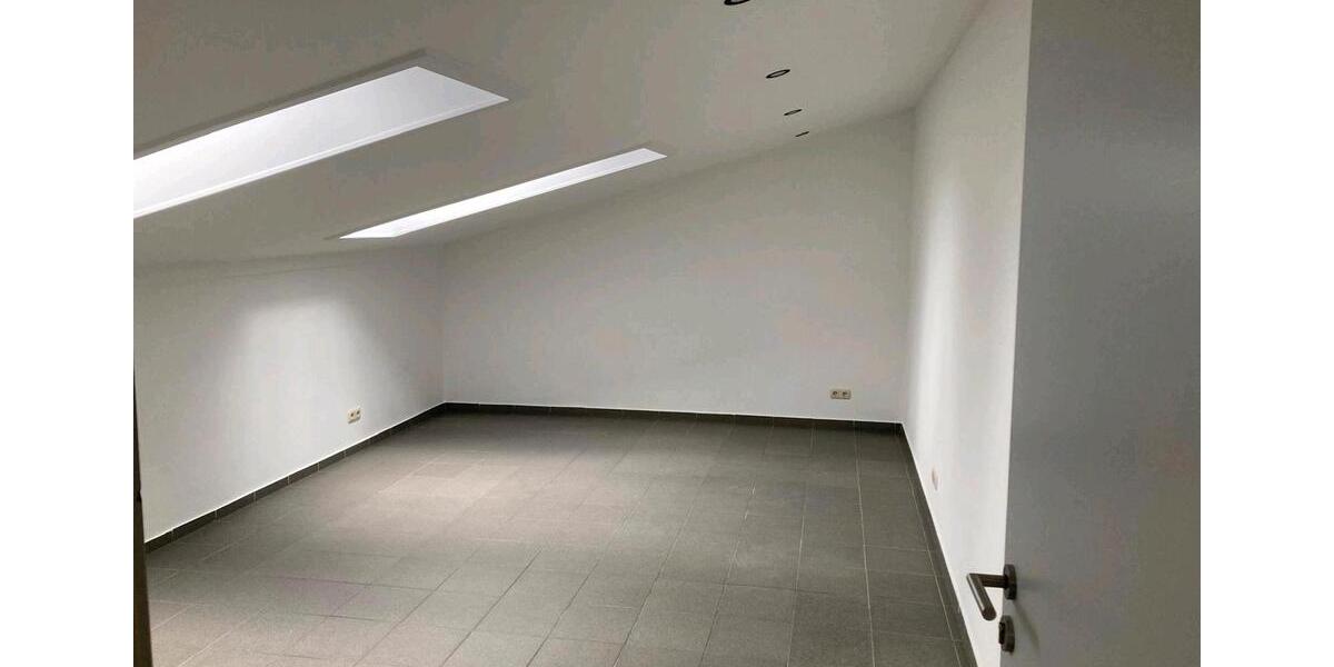 Dachgeschoßwohnung Georgensgmünd - 3 Zimmer, 115 m&sup2;, 890&euro; | Angebot:26130522