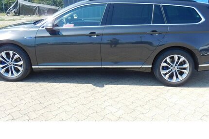 VW Passat Variant 1.4 GTE Benzin/Hybri TSI DSG Navi 35.600 km 23.990 € Vordorf 38533