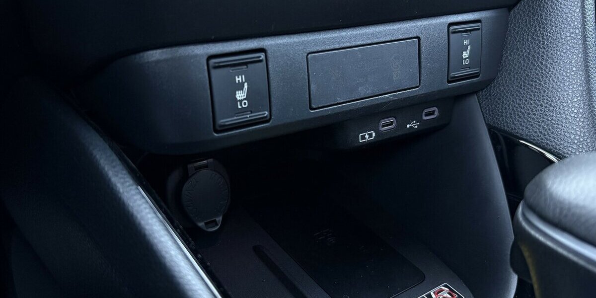 Toyota Yaris Hybrid Team Deutschland KAMER/DAB/1.HAND 10.247 km 21.800 &euro; Villingen-Schwenningen 78054