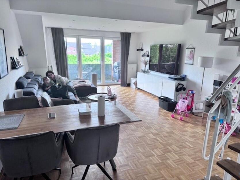 MaissonettWohnung, 4 Zimmer, Küche, Diele, Bad, Stellplatz in Oberhausen Alstaden