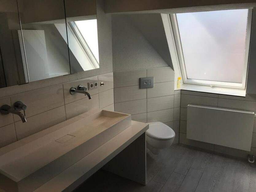 Hochwertiges Eckhaus mit Einbauküche, Kamin, Klimaanlage, Smart