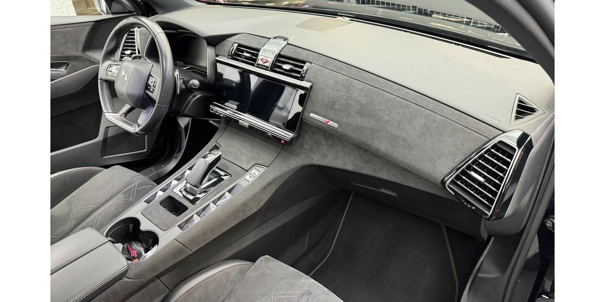 DS Automobiles DS7 Crossback 300 4x4 Performance Line 1.Hand 133.100 km 19.660 &euro; Lich 35423