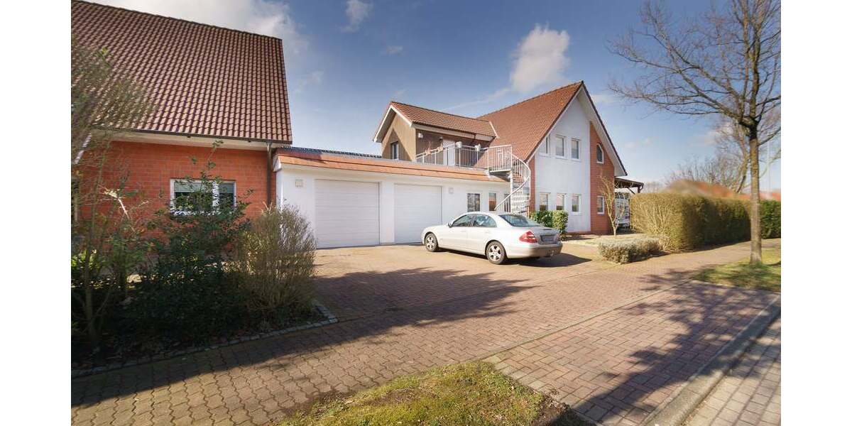 ***2 Wohn- und 2 Geschäftshäuser auf 2.234 m² großem Grundstück*** - Mehrfamilienhaus, Wohnhaus Ostrhauderfehn | Angebot:22307242