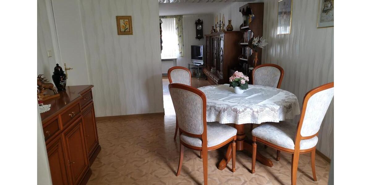 Reihenhaus Schwalbach - 7 Zimmer, 180 m&sup2;, 265.000&euro; | Angebot:27288305