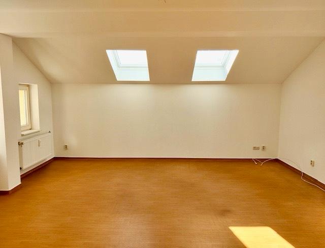 Dachgeschoßwohnung Neustrelitz - 3 Zimmer, 80 m&sup2;, 779&euro; | Angebot:26201908