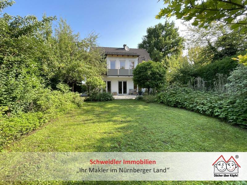 Immer ein Blick ins Grüne: Modernes Einfamilienhaus (Bj. 2005) mit herrlichem Garten in ruhiger Lage von Ottensoos