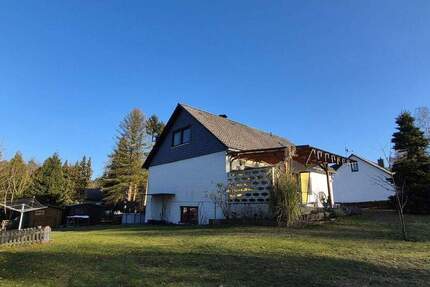 In ruhiger Sackgassenlage * 1-2 Familienhaus * Küche mit EBK * 2 Bäder * Vollkeller * Garage - Haus Höhbeck Brünkendorf | Angebot:24858335