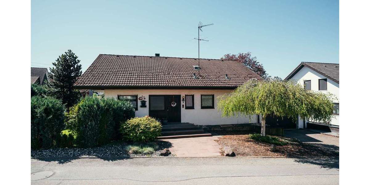 Einfamilienhaus Neuenbürg - 4 Zimmer, 134 m&sup2;, 449.000&euro; | Angebot:26698686
